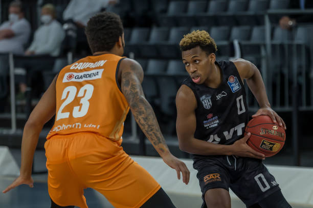 守缺乏足够 守缺乏足够